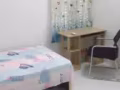 靠近地铁站新装修房子，现有主人房夫妻间单人间出租