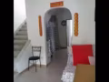 近大成地铁站有套房屋出租共三层(私人排屋)。院内可免费停车.