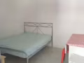 勞明達地鐵雙人床小房間出租，適合白領人士居住