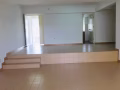 5 个房间，靠近中巴鲁，可以报地址6人，  价格2900  联系电话 8448 