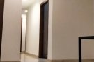 蔡厝港MRT步行2分钟公寓 佣人房 低价出租！包水电网 （限女生）