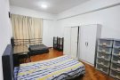 近cc14 lorong chuan mrt罗弄泉地铁站斜对面，公寓主人房出租