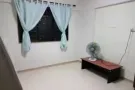 裕廊西42O，普通房，交通方便，有wifi, 适合夫妻或情侣，只限马公民。