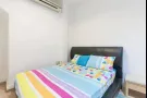 实龙岗排屋大单间出租，无中介费，近地铁和巴士站，紧邻游泳池，包水电网络，无屋主