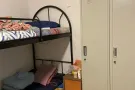 淡滨尼4房室床位出租，3人一房间