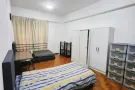 近cc14 lorong chuan mrt罗弄泉地铁站斜对面，公寓主人房出租