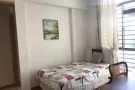湖畔地铁站对面Lakeshore 精装修普通房出租，无中介，随时入住。
