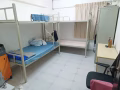 光明山地鐵站，男搭房